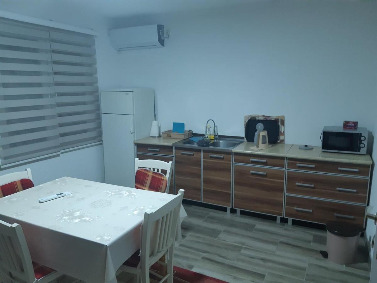 As Guesthouse Krzevici Bagian luar foto