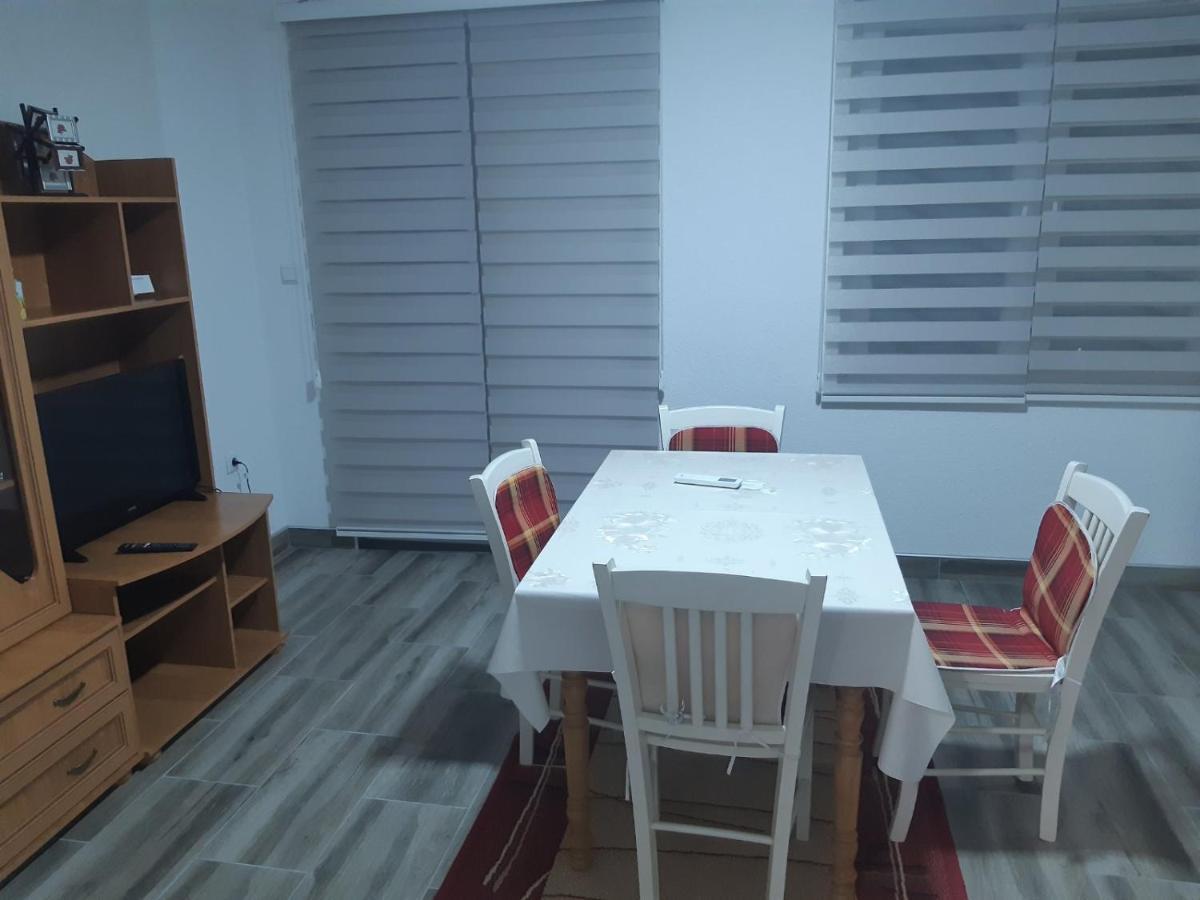 As Guesthouse Krzevici Bagian luar foto
